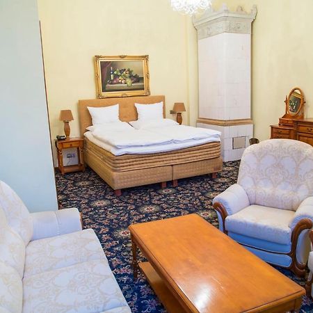 Chateau Zbiroh Luaran gambar