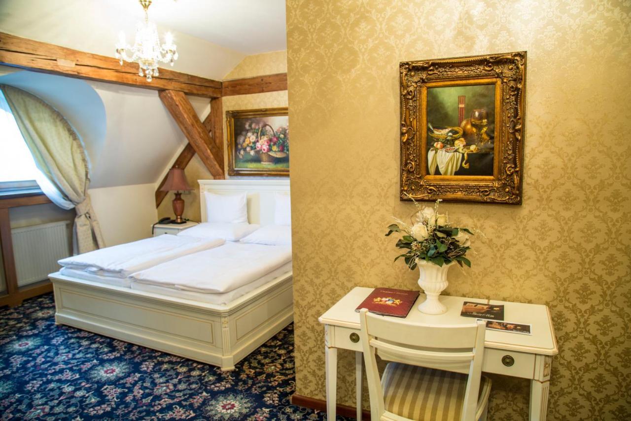 Chateau Zbiroh Luaran gambar