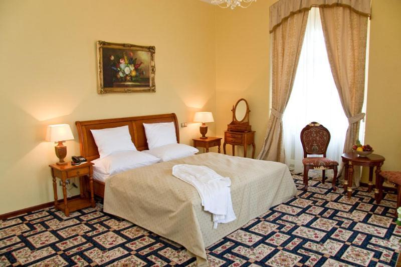 Chateau Zbiroh Luaran gambar